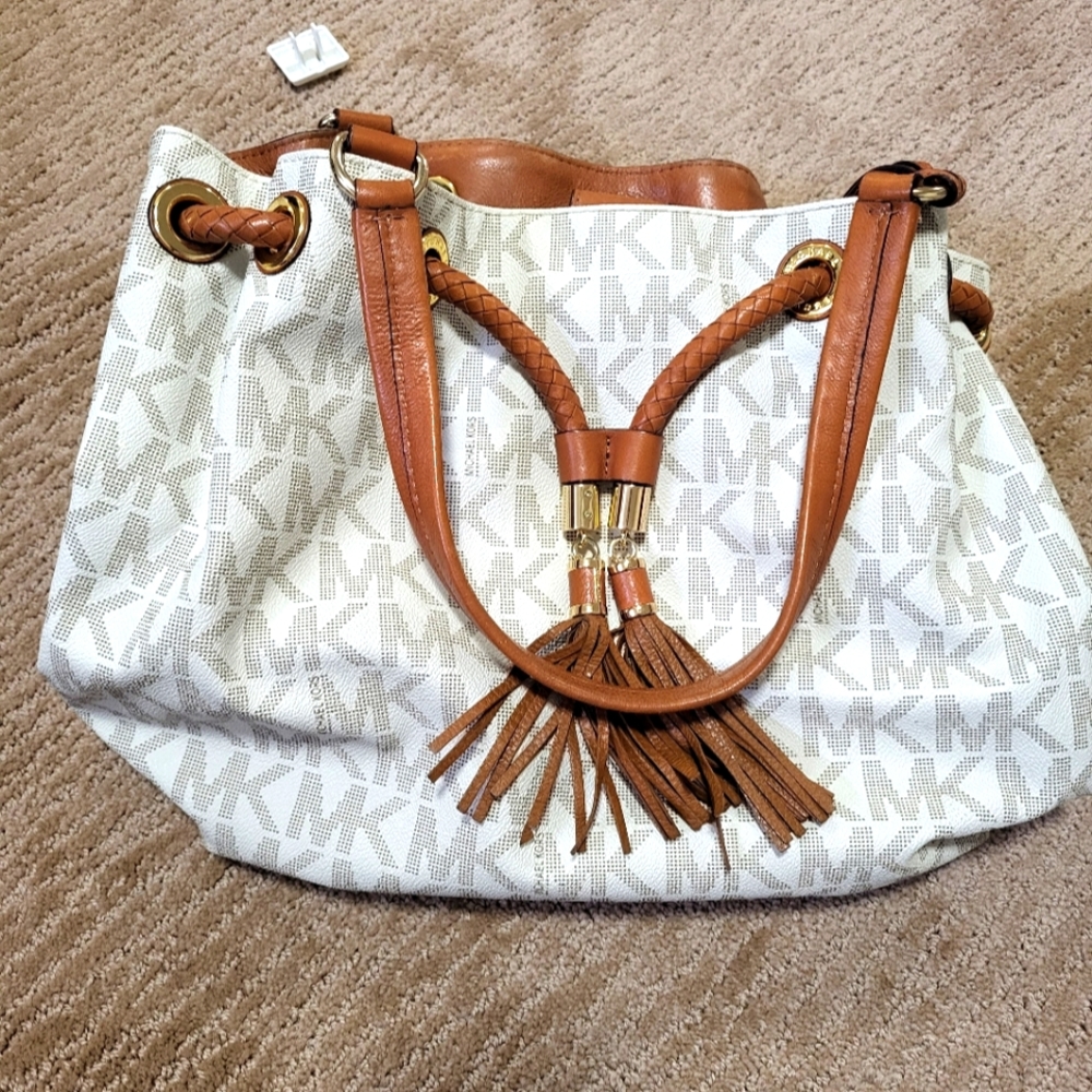 Michael kors purse